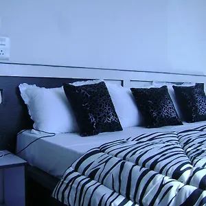 Aura Suites Bed & Breakfast Gurgaon