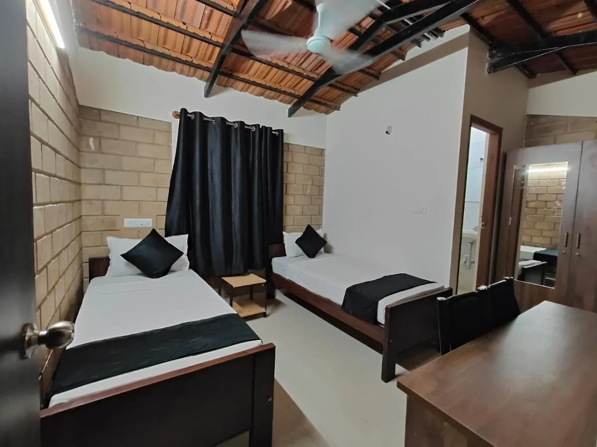 Minimal Poshtel Hostel Májszúr